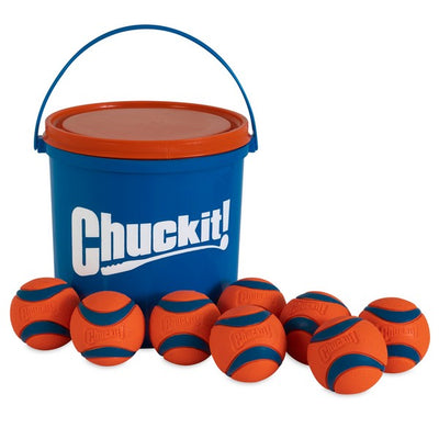 Chuckit! Bucket including 8 Ultra Balls Medium