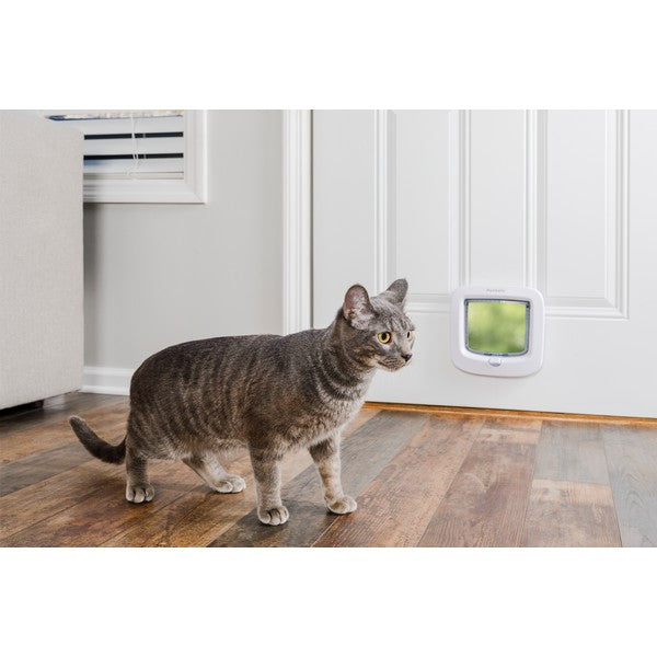 PetSafe Manual Locking Cat Flap White